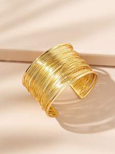 Durable Metal <b>Bracelet</b> Built For Regular Wear Featuring Solid Construction Smooth Edges And Reliable Comfort All Day - Product Image 3