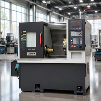 Tour CNC à tourelle avec banc incliné à 30 degrés et base en fonte HT300 pour pièces métalliques compactes et broches de précision