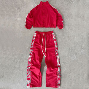 Fabricante de Conjuntos Deportivos Personalizados, Pantalones Deportivos de Nailon con Bordado, Chaqueta Cortavientos con Cremallera, Conjuntos Deportivos Unisex con Cordones Largos - Product Image 3