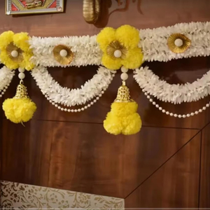 Toran de porte floral avec fleurs de souci pour les mariages, les festivals et la décoration de la maison - Product Image 1