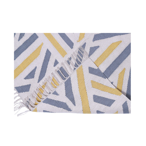 พรมผ้าคอตตอนตัดด้วยมือกันลื่นชุดพรมโพลีเอสเตอร์แบบทำมือสำหรับใช้ในบ้านกำหนดขนาดได้ - Product Image 4