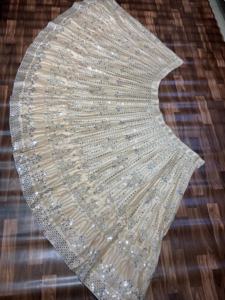 Lehenga คอลเลกชันที่สวยงามและได้รับความนิยมมากที่สุดด้วยการปักที่สวยงามเขียนโค้ดและงานปักเลื่อมหนัก - Product Image 5