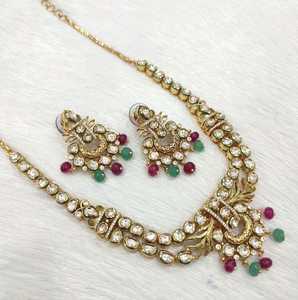 Ensemble de mariée traditionnel véritable Kundan avec collier artisanal exquis et boucles d'oreilles assorties parfait pour les mariages - Product Image 3