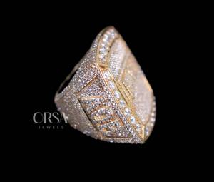 แหวนเพชรทรงสี่เหลี่ยมทันสมัยผู้จำหน่ายอินเดียเหมาะสำหรับลุคทันสมัยและมีสไตล์ที่หรูหรา - Product Image 5