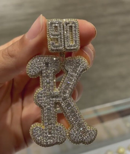 Colgante Clásico Unisex de Diamantes de 2.30Ct con Letra Personalizada, Chapado en Oro Amarillo de 14K sobre Plata de Ley, Amuleto para Fiesta - Product Image 3