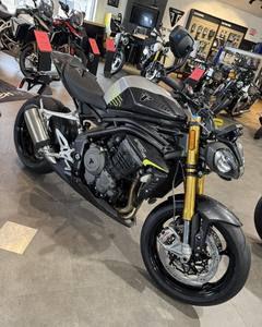 Moto sportive naked haute performance à 3 cylindres en ligne de 1200 cm³ - Product Image 5