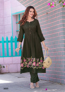 Mittoo Tanvika Rayon <b>Kurti</b> With Bottom Set Wholesale Price ( 5 Pcs Catalog ) - Product Image 5
