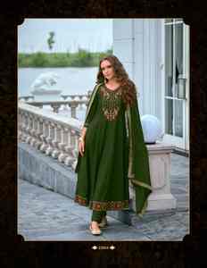 Calidad de exportación India Venta caliente Vichitra Silk Kurti con pantalón y Dupatta con bordado y trabajo manual Compras en línea India - Product Image 3