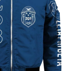 Chaqueta de Satén Zeta Phi Beta Sorority 1920 para Mujer, Azul y Blanco, Prenda Griega Premium, Bordado con el Escudo ZPB, Estilo Universitario - Product Image 3