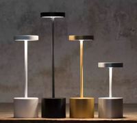 Lampe de table électrique LED moderne de haute qualité, design personnalisé, décoration d'hôtel, PineCraft International, fabrication en métal, AC 220V, Inde