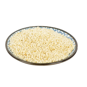 Semillas de sésamo blancas orgánicas para venta a granel Sabor limpio y natural Perfecto para el procesamiento de alimentos y uso culinario - Product Image 1