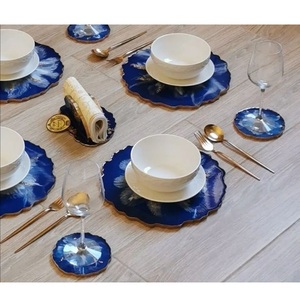 Juego de posavasos de resina Oxblood con posavasos de epoxi hechos a mano con detalles dorados para decoración de hogar y oficina - Product Image 6