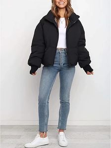 Chaqueta acolchada de invierno recortada para mujer, abrigo corto cálido acolchado, transpirable, cuello vuelto, mangas completas, relleno de poliéster en la parte delantera - Product Image 3