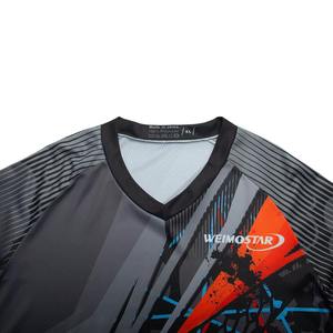 Vente en gros de t-shirts de sport et de gymnastique ajustés pour homme, t-shirts de compression à manches longues - Product Image 3