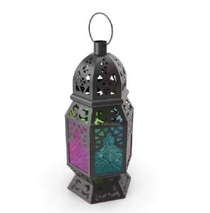 Linterna de vela de hierro y vidrio con acabado de oro antiguo para decoración del hogar y la boda linterna marroquí disponible a precio barato - Product Image 3