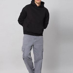 Sudadera con Capucha Negra para Hombre, con Logotipo Personalizado, Corte Regular, Felpa de Algodón, Estilo Casual para Otoño - Product Image 4