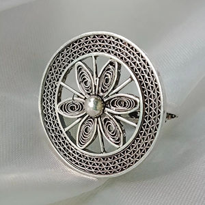 Doublures en argent moderne de haute qualité Bague en filigrane Chakra oxydé pour femmes Accessoire de mode nouveauté parfait pour les fiançailles - Product Image 1