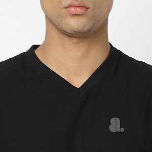 T-shirt en coton à manches longues et col en V pour homme, streetwear, t-shirt à col en V, logo personnalisé, t-shirt à manches longues et col en V pour homme - Product Image 5