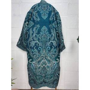 Robe kimono en laine mérinos chaude faite à la main, veste à motif floral paisley teinte en vert - Product Image 5