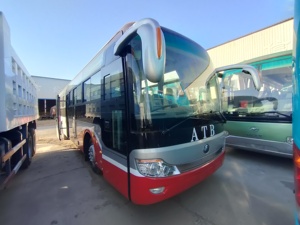 Autobús YouTong al por Mayor en Excelentes Condiciones, 65 Asientos, Transmisión Automática, Combustible Diésel Euro 3, Autobuses Usados en Venta - Product Image 2