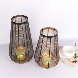 Candelero de metal superventas de diseño antiguo con color y tamaño personalizados para el hogar y la Navidad - Product Image 1