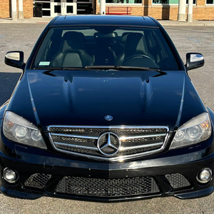 Mercedes-Benz C63 AMG berline 2009 d'occasion, moteur V8 6,2 litres, pack performance P30 AMG, non modifiée - Product Image 1