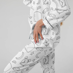 Venta al por mayor primavera y otoño nueva manga larga suelta puede usar dulce estampado casual solapa lindo conjunto de pijamas de mujer - Product Image 2