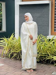 SÉQUENCE SPÉCIALE FESTIVAL BRODERIE SUR DESSUS EN TISSU DE SOIE ET PLAZZO AVEC ENSEMBLE DUPATTA - Product Image 2