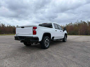 เชฟโรเลต ซิลเวอราโด 2500HD คัสตอม ครูว์แค็บ ขับเคลื่อน 4 ล้อ พวงมาลัยซ้าย ผลิตในสหรัฐอเมริกา ปี 2024 - Product Image 2