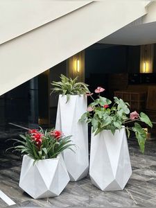 En vente concepteur de table couleur argent beau Vase à fleurs nordique moderne Accents d'or de luxe décor de mariage artisanat en métal - Product Image 5