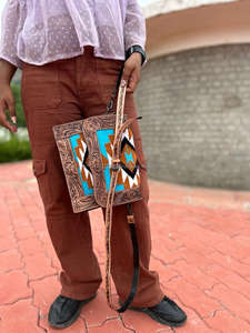 Nouveau sac en cuir usiné aztèque occidental de style innovant sac à bandoulière d'outillage marron Vintage sacs à main en cuir matelassé aztèque Unique - Product Image 5