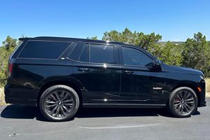 Cadillac Escalade V 2024 USADO EN PERFECTAS CONDICIONES, Motor V8 Supercargado de 6.2 Litros, Tracción en las Cuatro Ruedas, Paquete Onyx, Compatibilidad con Super Cruise - Product Image 2