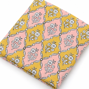 Tissu en coton peigné léger fait main jaune Pinksa Fashion, motif floral tissé, 90 GSM, 60S/60S, largeur 43/44 pouces, Rajasthan Baby Home - Product Image 5