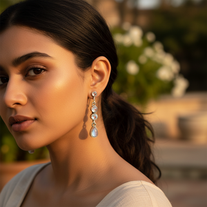 Boucles d'oreilles pendantes en forme de cœur plaquées or 18 carats avec des accents de perles et de diamants pour les bijoux de mariage des femmes - Product Image 2