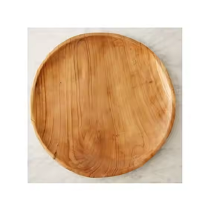 Plato de madera maciza con estilo Diseño seguro para alimentos por Crescent Crafts - Product Image 1