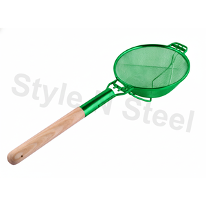 กระชอนลวดพร้อมด้ามไม้ ตะแกรงกรองอาหาร อุปกรณ์ครัวสำหรับทำอาหาร ทอด และกรอง - Product Image 4