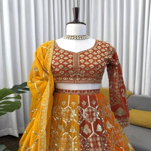 Conjunto de Lehenga Choli de Seda Natural para Mujer VASTRA COTTAGE con Dupatta de Organza, Lentejuelas y Bordado de Hilo para Bodas y Fiestas - Product Image 2