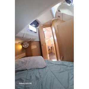 Yacht de pêche sportive Beneteau Oceanis 35 avec moteur inboard/outboard, coque en fibre de verre/EVA, longueur 3m - Product Image 1