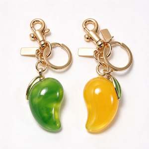 Llavero de mosquetón de acrílico con cereza roja y pimiento, bonito colgante portátil para bolso, colgante de cristal de cuarzo transparente, regalo de cumpleaños - Product Image 1