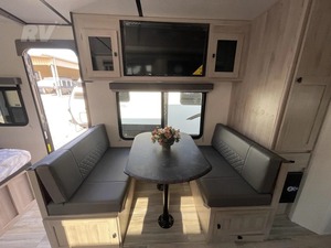 NOUVEAU RV C-O-A-C-H-M-E-N RV NORTHERN S-P-I-R-I-T ULTRA L-I-T-E 2252MD MODÈLE 2023 AVEC HAUTES PERFORMANCES DISPONIBLE À LA VENTE - Product Image 2