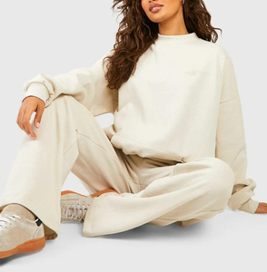 Nouveauté 2025 100% Polyester Femme 2 pièces Sweat-shirt en molleton surdimensionné à épaules tombantes Pantalon de survêtement ample et évasé Confortable - Product Image 4