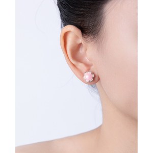 Pendientes de Perlas con Flor de Seis Pétalos Chapados en Rodio Vintage para Regalo de Boda - Product Image 2