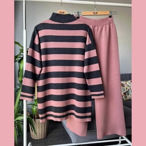 Conjunto de 2 piezas de invierno para mujer, pantalones de chándal apilados con logotipo personalizado y Chándales, logotipo frontal bordado al por mayor - Product Image 2