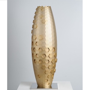 Diseño personalizado hecho a mano mejor para la decoración del hogar florero dorado y florero hecho a mano mejor decoración interior y diseño hecho a mano - Product Image 5