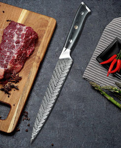 Vente en gros personnalisé OEM ODM coutellerie usine vente à chaud de couteaux à trancher damas à motif de plumes à poignée faite à la main - Product Image 2