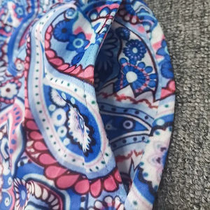 Pantalones cortos de malla con logotipo personalizado, pantalones cortos de verano de poliéster con estampado de alta calidad para hombre - Product Image 2