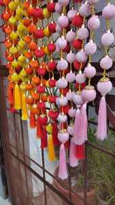 สายพู่ลูกบอลกำมะหยี่อินเดียสำหรับงานแต่งงานฮาลดิเมนเวทีฉากหลัง Diwali Eid Onam ของตกแต่งผนังแขวนของขวัญขึ้นบ้านใหม่ - Product Image 3