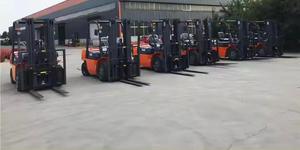 Chariot élévateur contrepoids d'occasion légèrement utilisé, 3 tonnes, à moteur thermique, orange, équipement de manutention industriel à vendre - Product Image 5