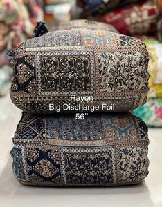 Tissu en rayonne pure viscose de 56 pouces de largeur, doux et lisse, idéal pour les robes, jupes et vêtements de mode, respirant et léger - Product Image 2