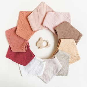 Bavoirs en mousseline bio unisexe 100% coton, bandana absorbant bave et de dentition à 6 couches pour garçons et filles - Product Image 2